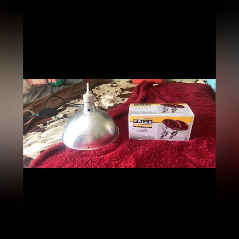 2 pc red bulbs and heat lamp for animals